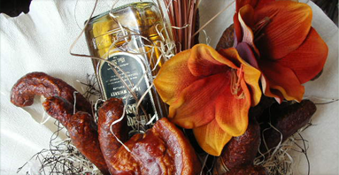 Uzeninová kytice a dárkové kazety dle přání zákazníka.